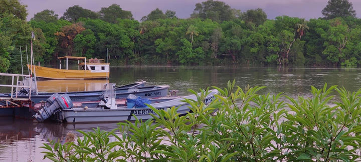 Aeropostal docks and boats